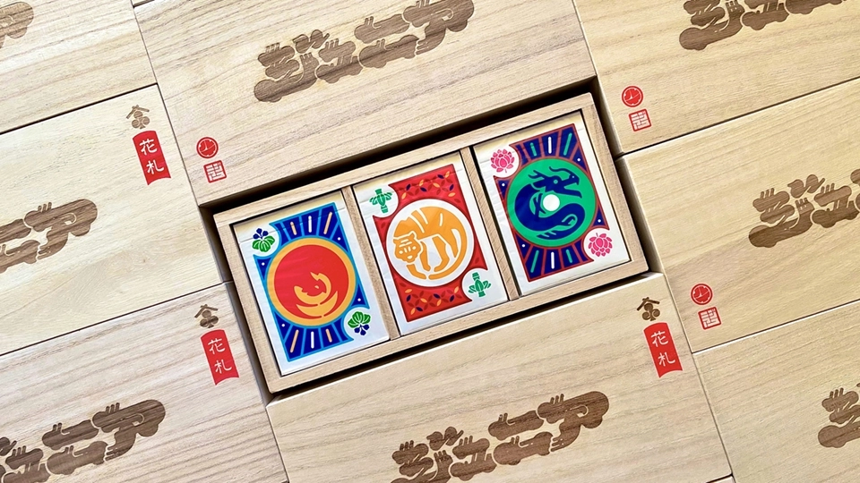 Junior Hanafuda inside a custom-made kiribako.